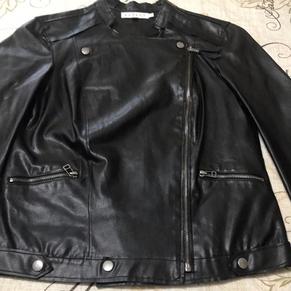 Velvet by Graham & Spencer Black Faux Leather Jacket Small Moto Biker Zip Pocket - Picture 8 of 8